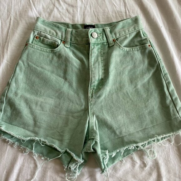 BDG A line short in mint size: 24, Urban - Picture 1 of 5